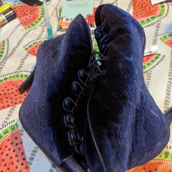 Impo Stretch Vassar Bootie Blue Velvet Peep Toe Loop Close Size 7M - Picture 2 of 7